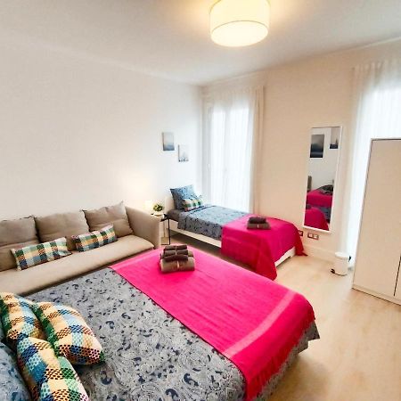 ברצלונה By Plaza Universidad Rooms מראה חיצוני תמונה