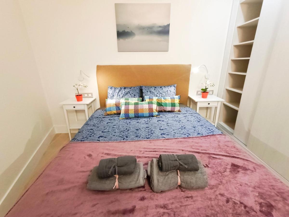 ברצלונה By Plaza Universidad Rooms מראה חיצוני תמונה