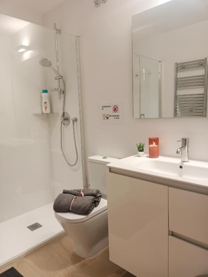 ברצלונה By Plaza Universidad Rooms מראה חיצוני תמונה