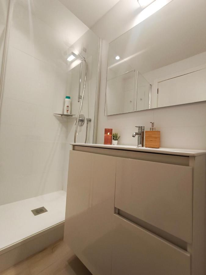 ברצלונה By Plaza Universidad Rooms מראה חיצוני תמונה