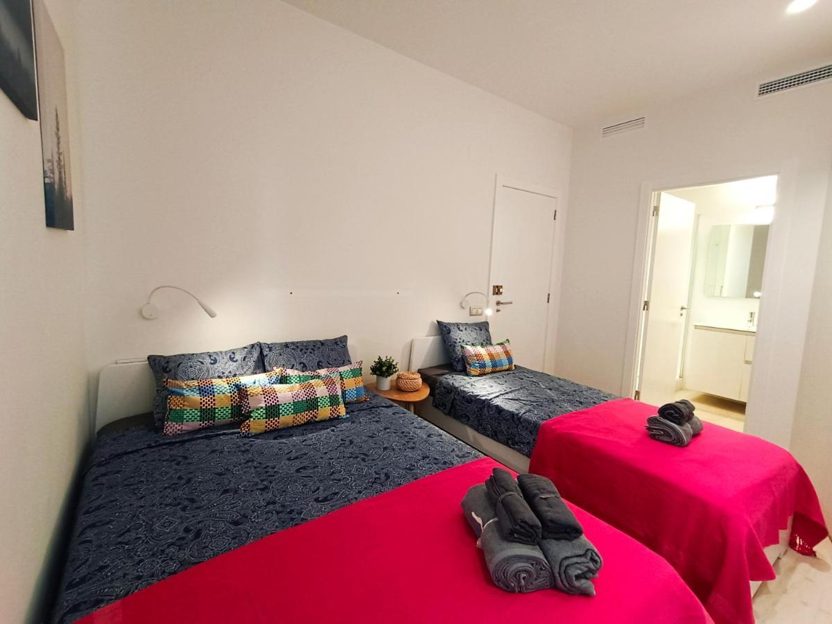 ברצלונה By Plaza Universidad Rooms מראה חיצוני תמונה