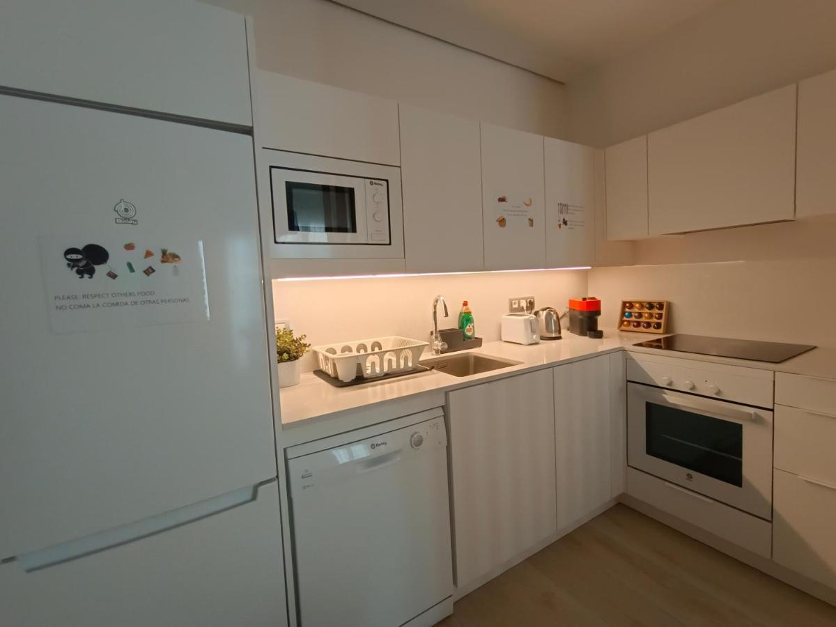 ברצלונה By Plaza Universidad Rooms מראה חיצוני תמונה