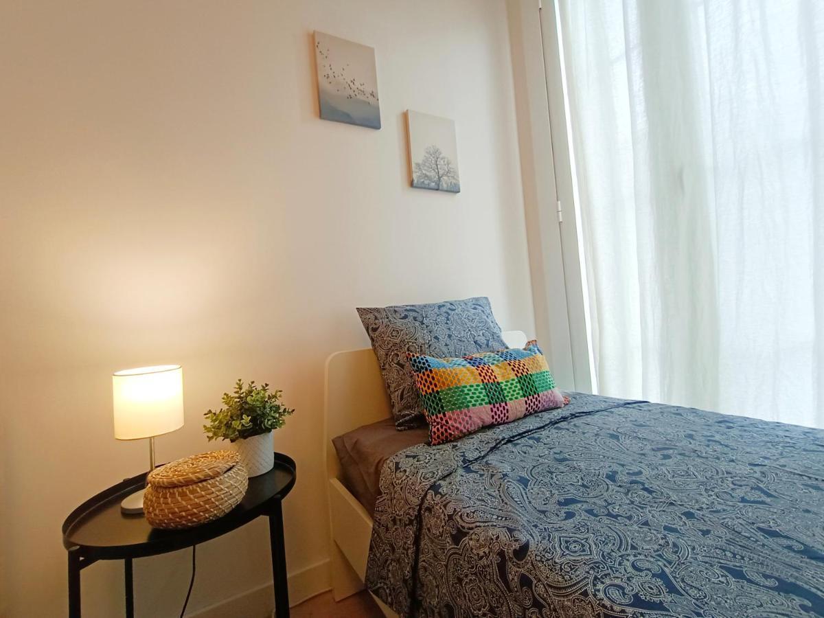 ברצלונה By Plaza Universidad Rooms מראה חיצוני תמונה