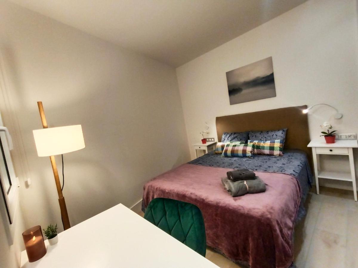 ברצלונה By Plaza Universidad Rooms מראה חיצוני תמונה